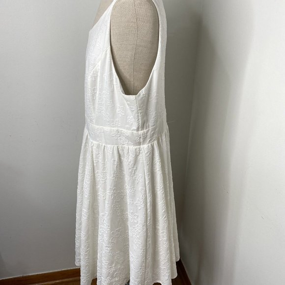 Torrid Women's Size 20 White Floral Keyhole Back Fit N Flare Dress Sleeveless - Picture 8 of 10